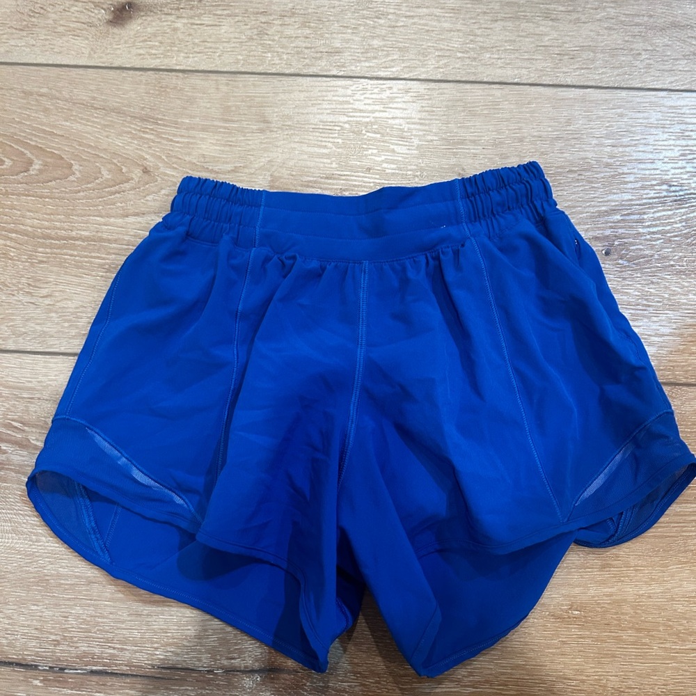 Lululemon Hottie Hot short 2.5"